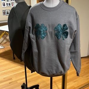 NEW Gray Shamrock Sequin Crewneck Sweatshirt M
